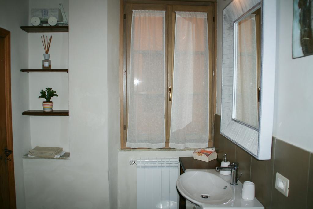 Residenza Fra Le Torri - Charme & Art Gallery Home Arezzo Rum bild