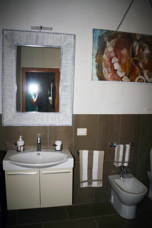 Residenza Fra Le Torri - Charme & Art Gallery Home Arezzo Rum bild